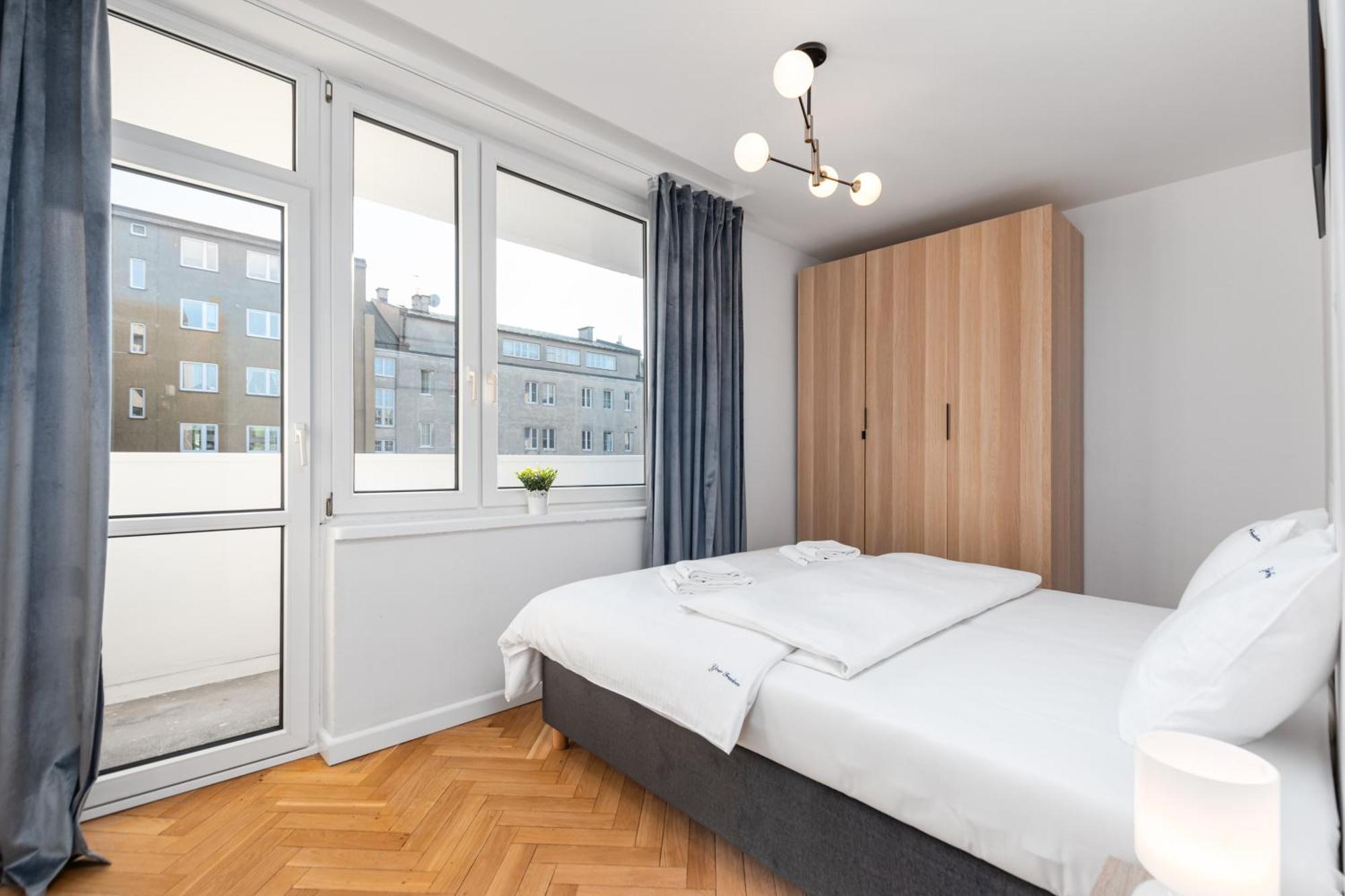 3 Bedroom Apartment Lipowa By Your Freedom Варшава Екстериор снимка