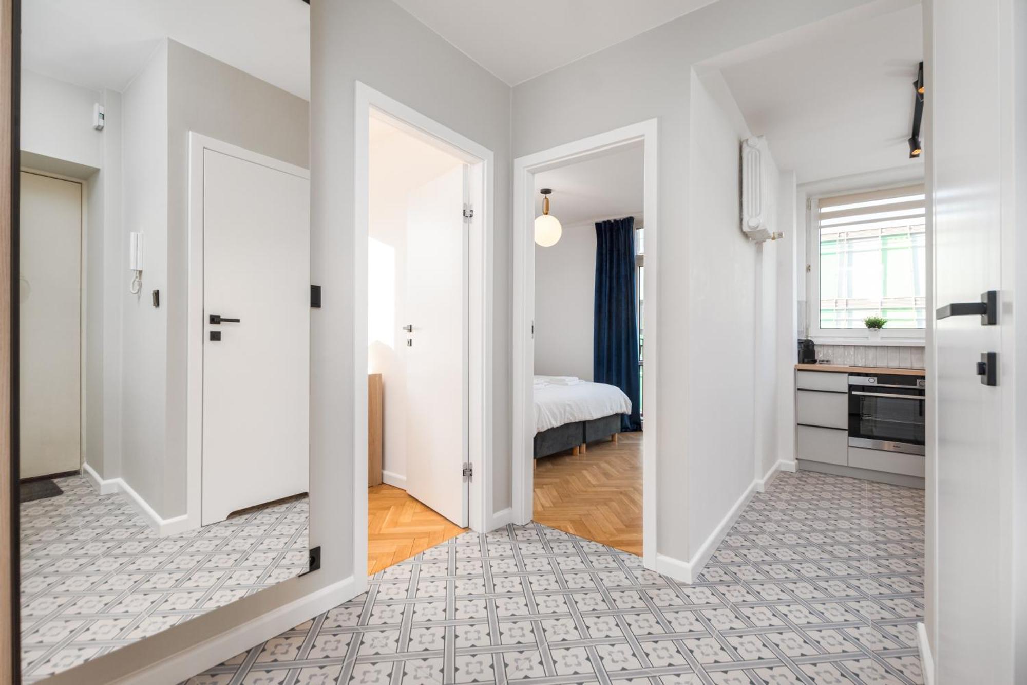3 Bedroom Apartment Lipowa By Your Freedom Варшава Екстериор снимка